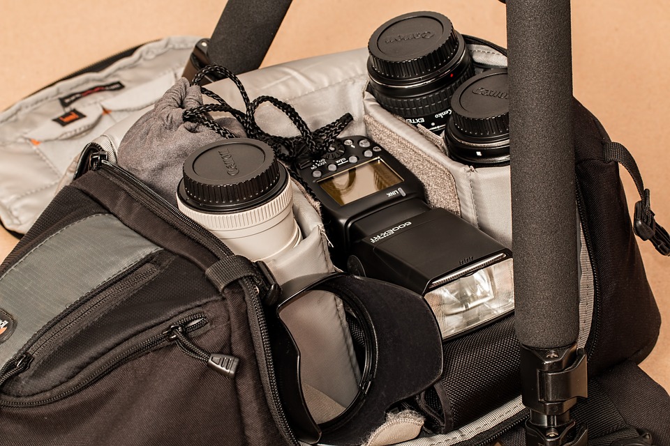 Ne laissez plus votre appareil photo à la maison lorsque vous voyagez grâce à votre nouvel outil : le sac photo !
